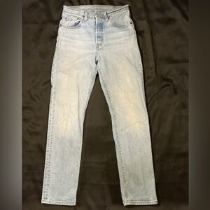 Women’s Levi Jeans Light Blue Size 27x32 Straight Leg Authentic Denim Fashion